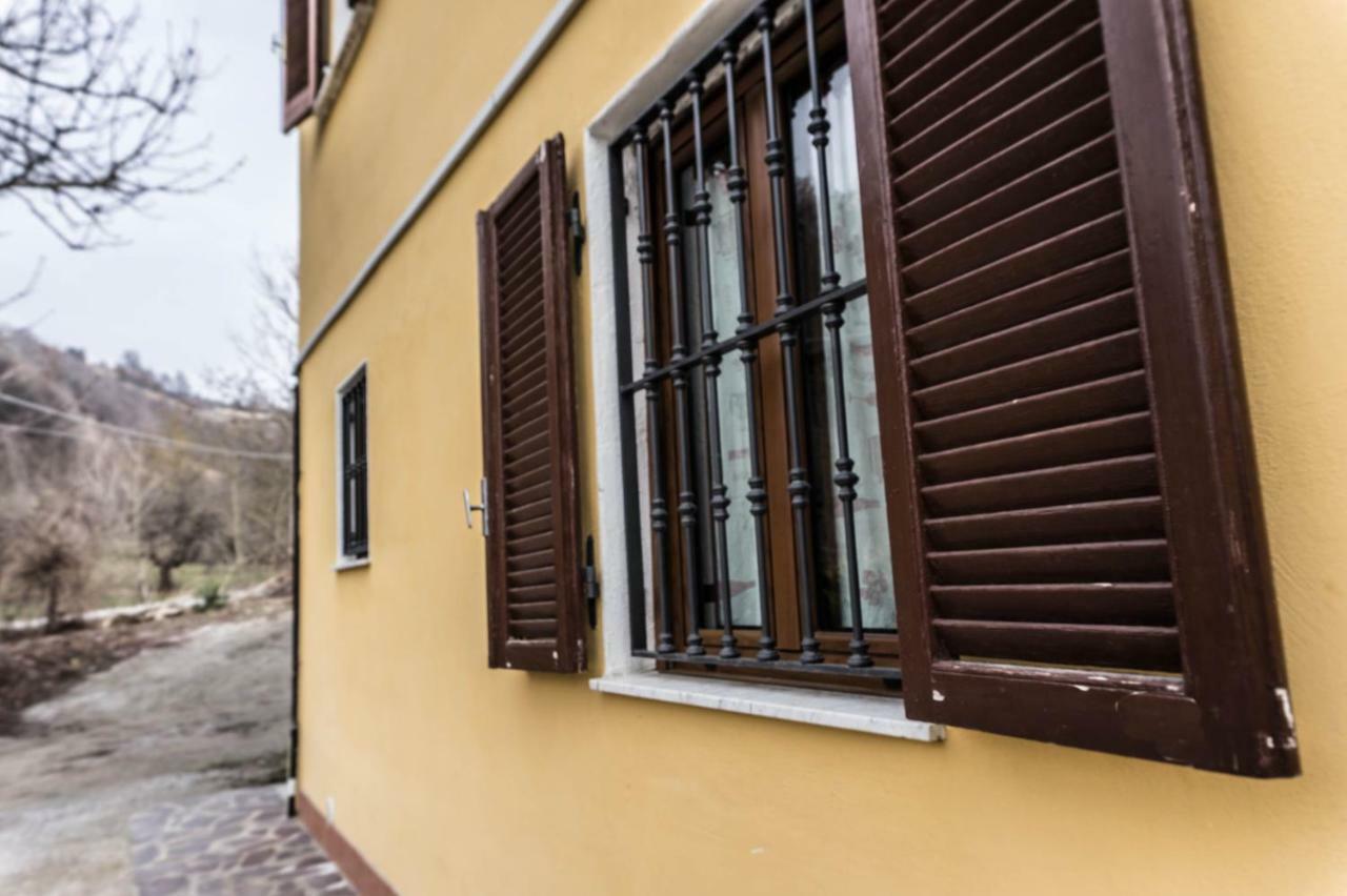 Casa In Langa Lägenhet Alba  Exteriör bild